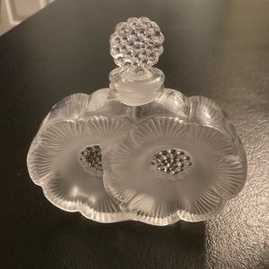 Collectors Lalique Fleurs Purfume bottle